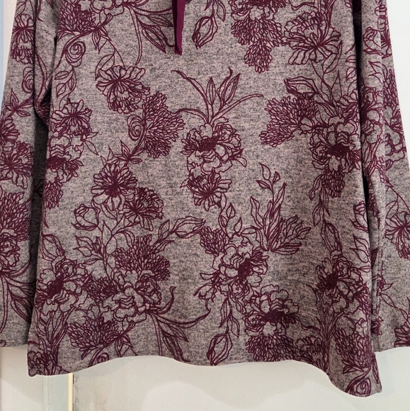 Women's St. John's Bay Pullover Sweater in Gray and Burgundy, Size M - Picture 14 of 14